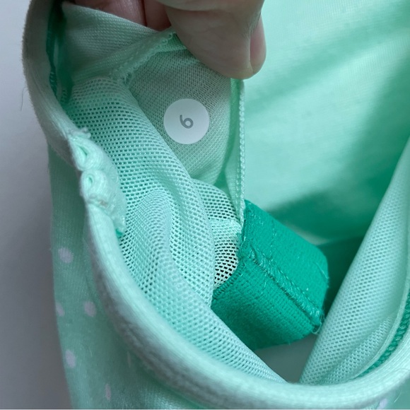 Lululemon Power Y Tank Top polka dot with built in bra size - Picture 7 of 7